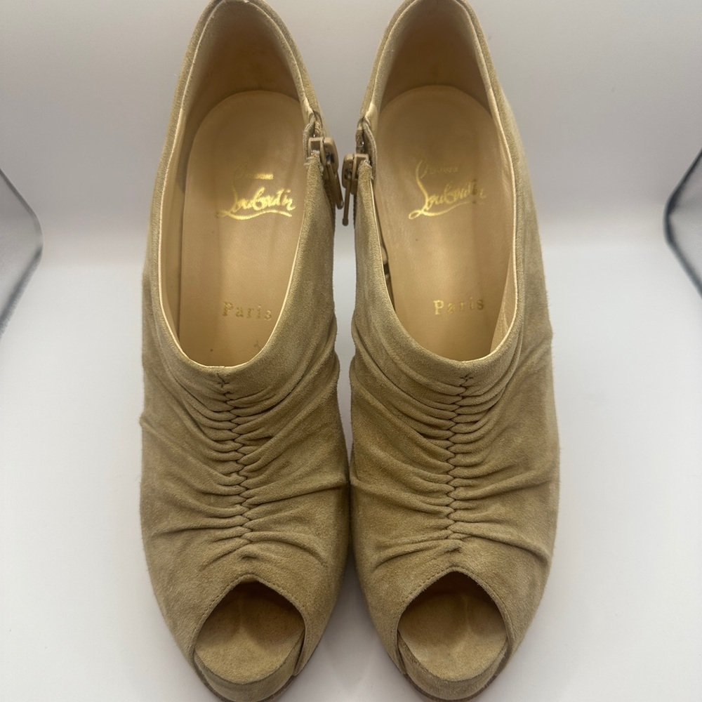 Christian Louboutin Tan Stiletto Heels Peep-Toe